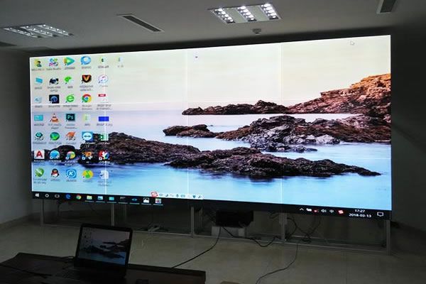 現(xiàn)代會議室使用0.88mm拼接屏好還是LED顯示屏好？