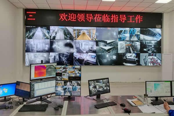 一塊拼接屏可以顯示多少路監(jiān)控畫(huà)面，監(jiān)控畫(huà)面是如何在拼接屏上顯示的