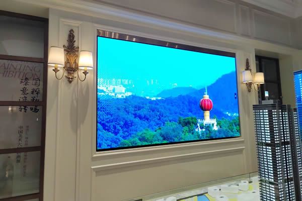 展廳大屏使用投影機(jī)好，還是LED顯示屏好